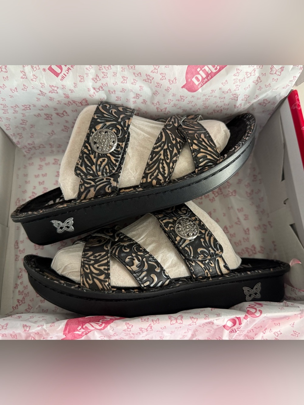 Alegria Black/Tan Floral Sandals with Medallion Accent 7/7.5 EUR 37 New In Box